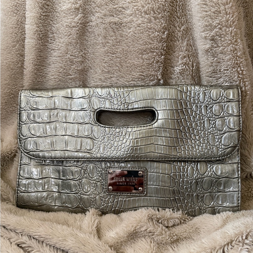 EUC Nine West Silver Metallic Crocodile-embossed Clutch Bag
